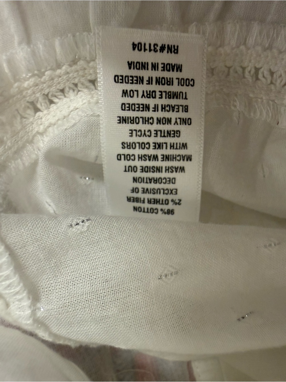 Wonderly top features a clip dot texture, V-neck, and tiered hemline Small NWT - Picture 13 of 13